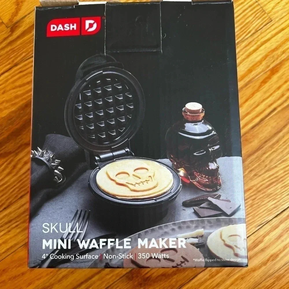 Mini waffle maker